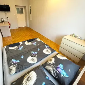 https://fantastic-g-room-1.warsawhotelspoland.com